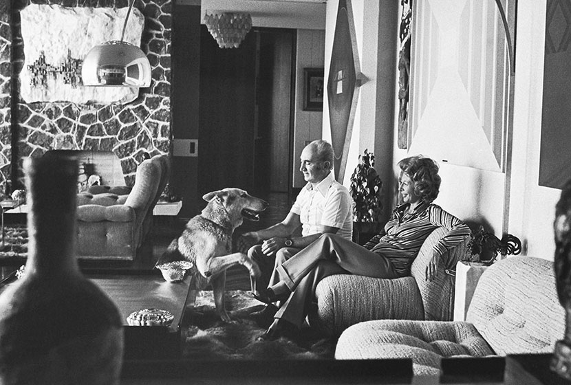 Franco and Amina Belgiorno-Nettis relaxing at their home in Clontarf during the 1960s.
