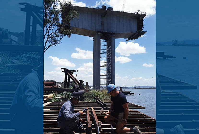 1985. Construction of the Gateway Bridge, Brisbane.