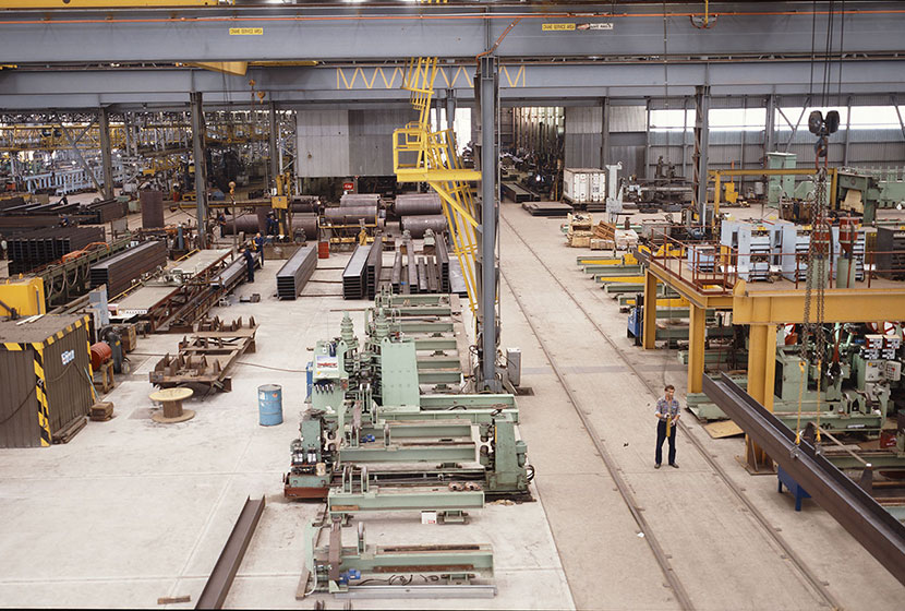 Seven Hills, 1986. Panoramic view of the workshop fabricating bridges for Indonesia.